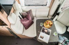 HYMER_Exsis_t_588_Chiavenna_Nussbaum_Eco_Grazia_Interior_Sitzgruppe_von_oben2