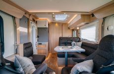 HYMER_B_Klasse_ModernComfort_I_690_Blick_nach_hinten_Tuere_geschlossen